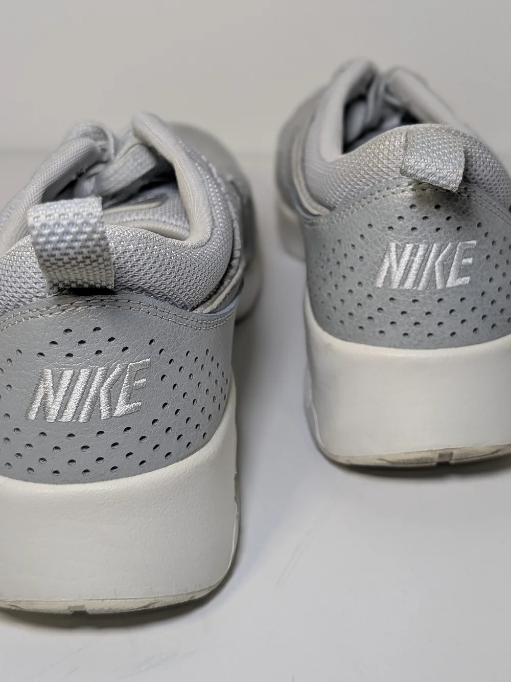 Nike Air Max Thea Premium Metallic Silver Platinum Women’s Size 9 904500-004